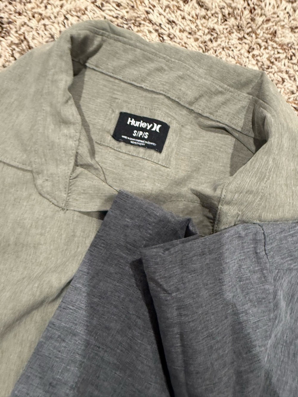 Hurley Men's Short-Sleeve Button-Down Shirt Duo in Gray and Light Olive - Picture 3 of 4